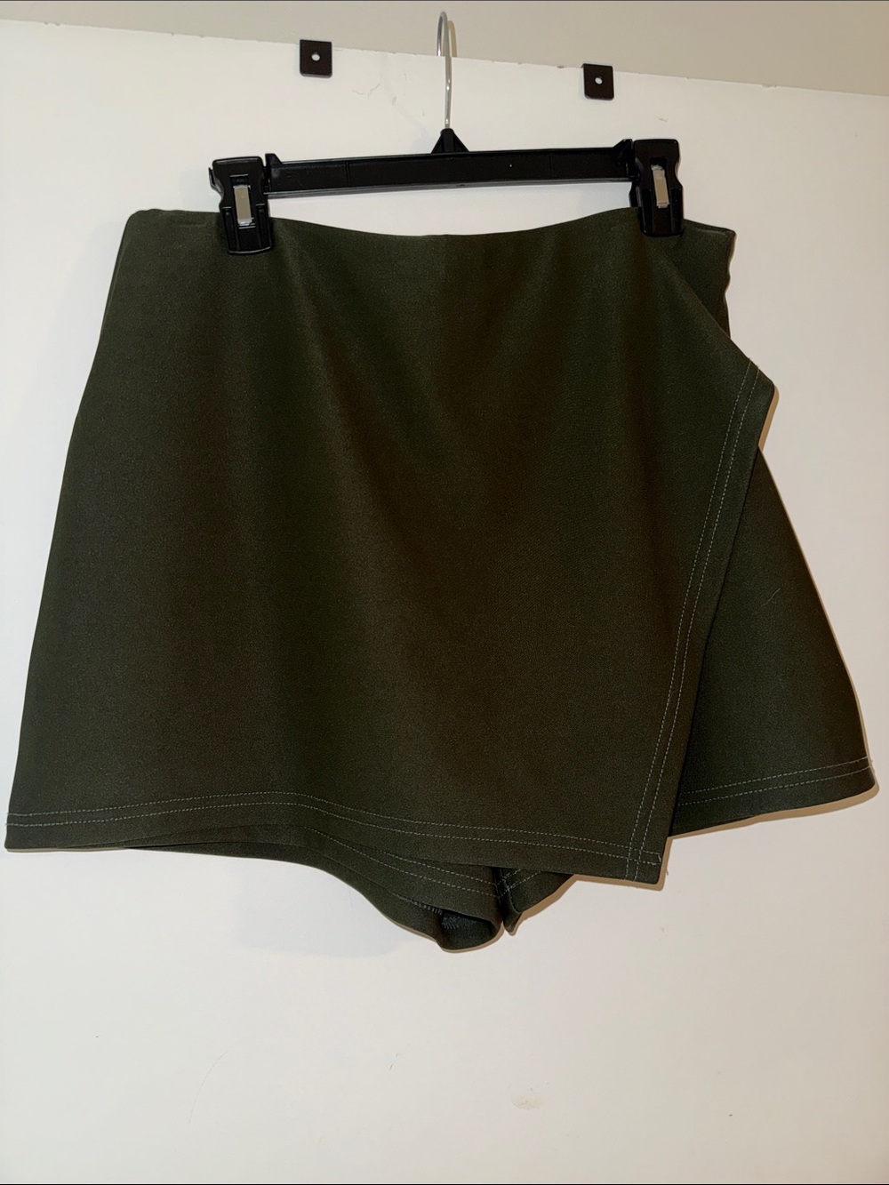 Women's Olive Green Skort Shorts - Sleek Athletic Style